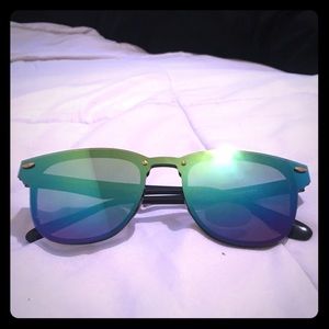 BRAND NEW - Equinox Iridescent Sunglasses